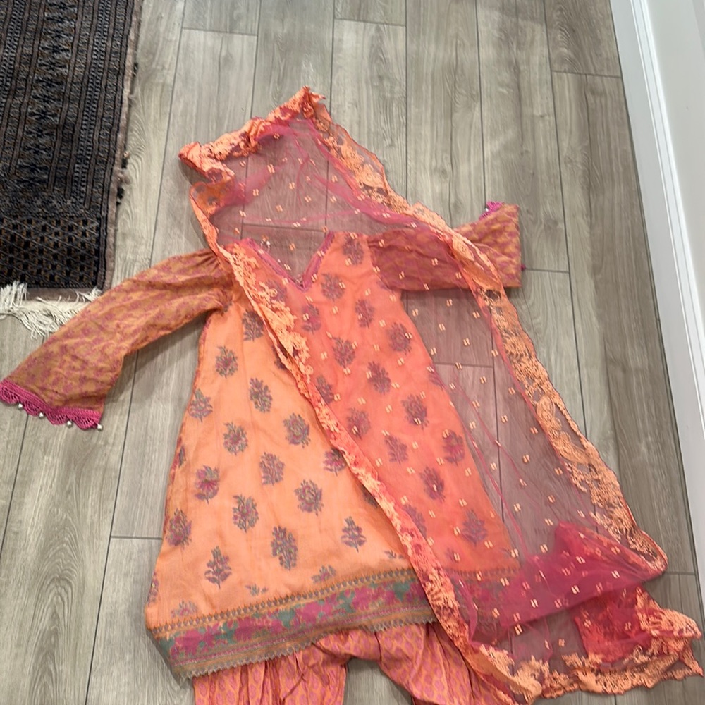 Sana safinaz girls size 14 Pakistani dress